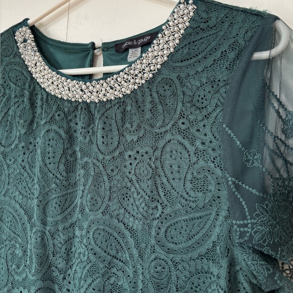 🎉4/30$🎉 Cable & Gauge Lace Blouse with Embellished Neckline - Size L - Picture 2 of 4